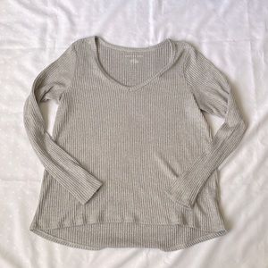 American Eagle Super Soft Ribbed V-Neck in Gray